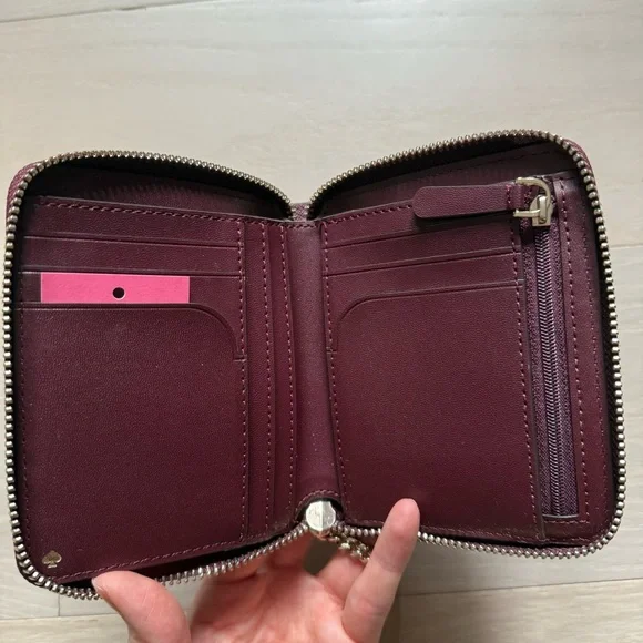 NWT Kate Spade Wallet with Keychain - Picture 4 of 4